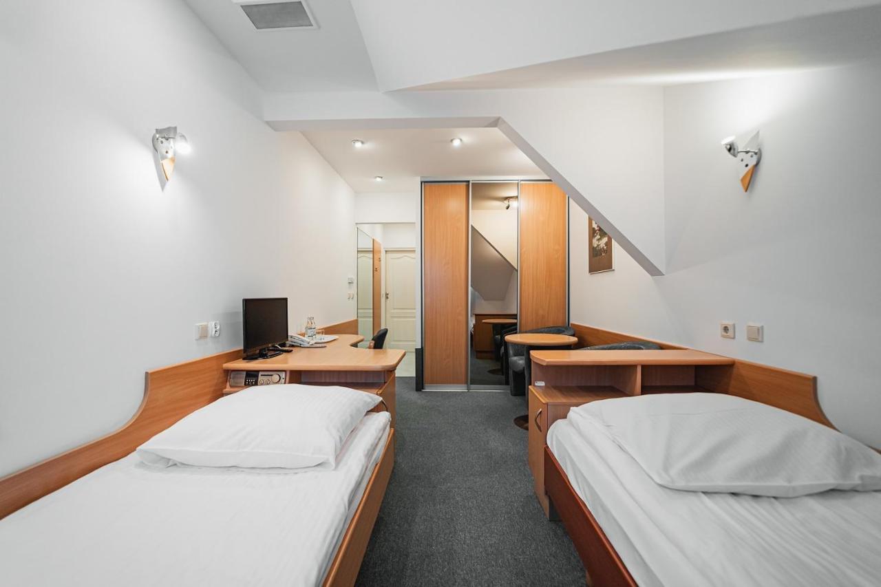 Elita Hotel & Restauracja Iwonicz-Zdrój Dış mekan fotoğraf