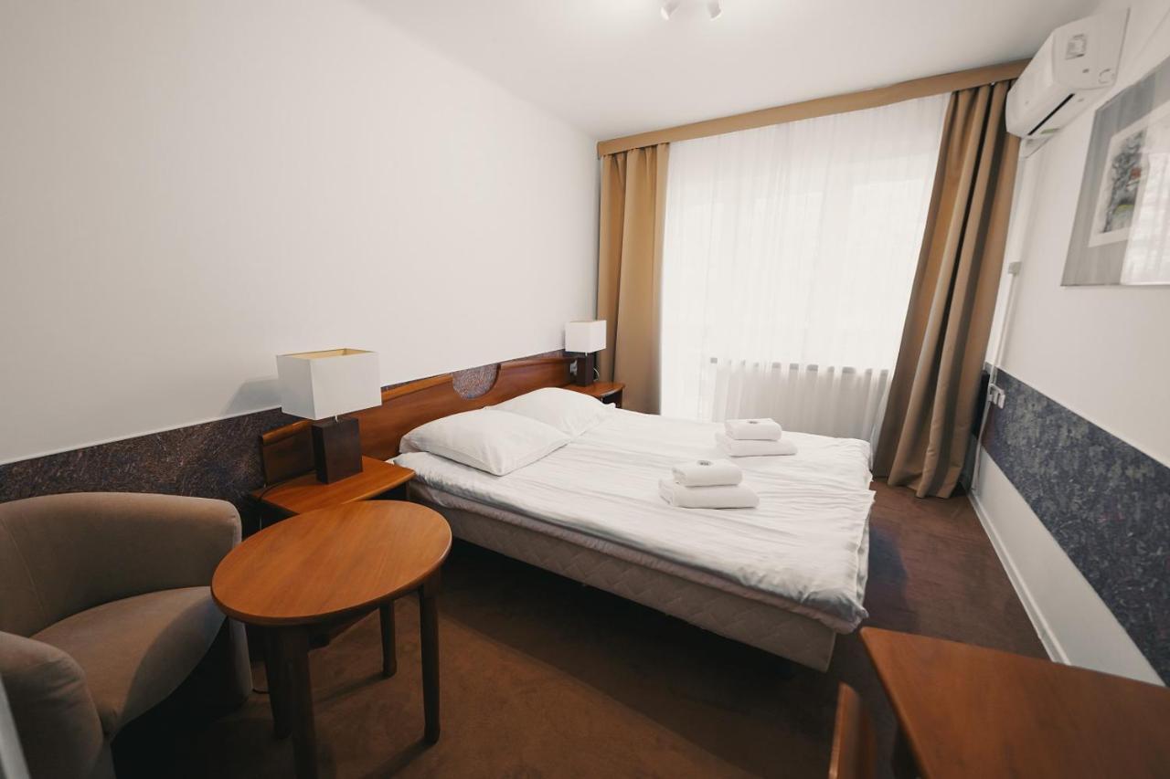 Elita Hotel & Restauracja Iwonicz-Zdrój Dış mekan fotoğraf