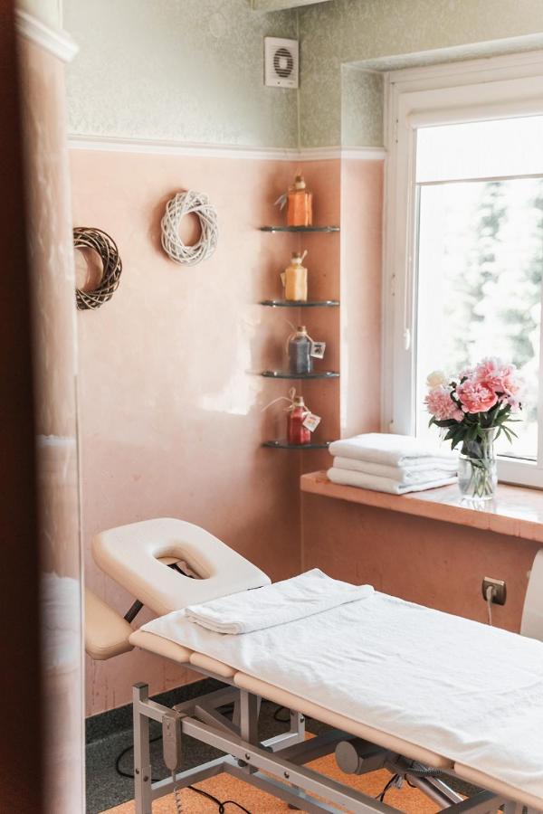 Elita Hotel & Restauracja Iwonicz-Zdrój Dış mekan fotoğraf