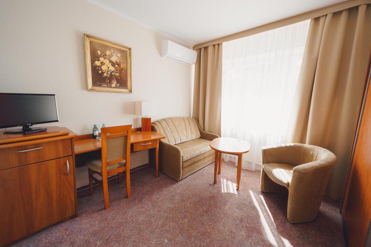 Elita Hotel & Restauracja Iwonicz-Zdrój Dış mekan fotoğraf