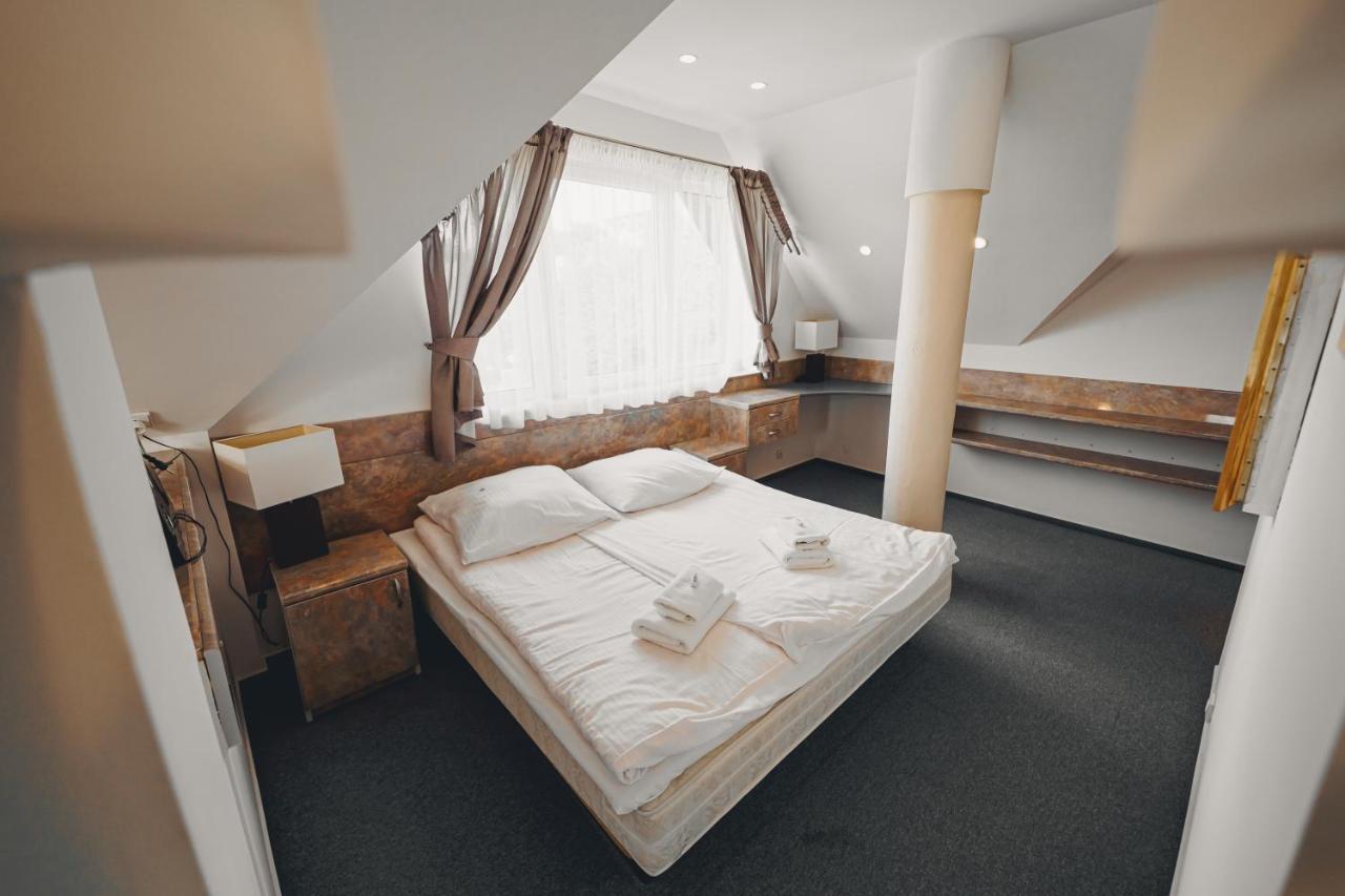 Elita Hotel & Restauracja Iwonicz-Zdrój Dış mekan fotoğraf