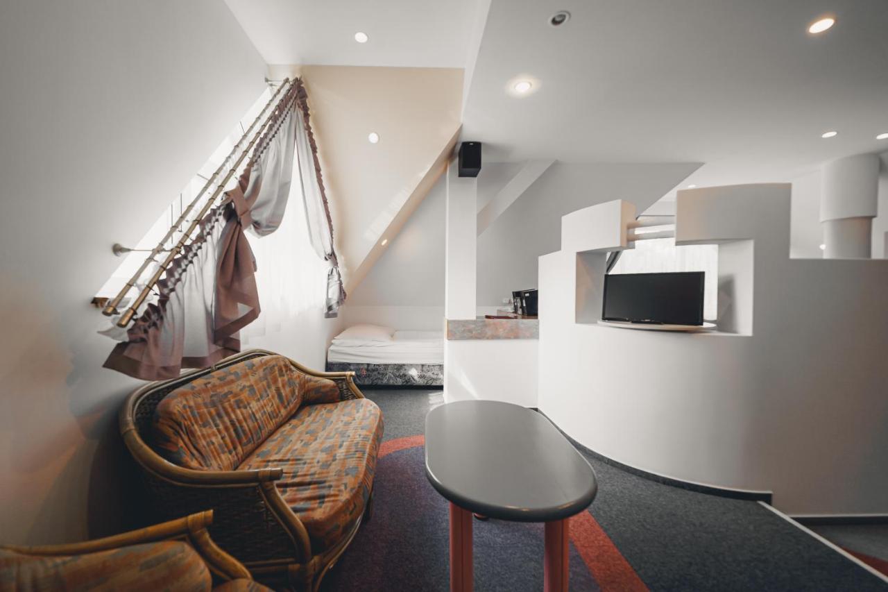 Elita Hotel & Restauracja Iwonicz-Zdrój Dış mekan fotoğraf