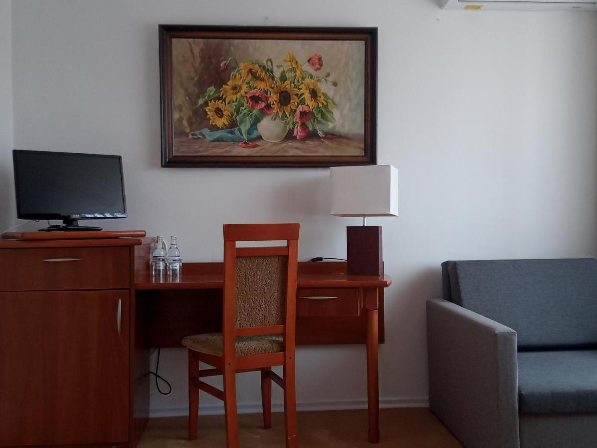 Elita Hotel & Restauracja Iwonicz-Zdrój Dış mekan fotoğraf