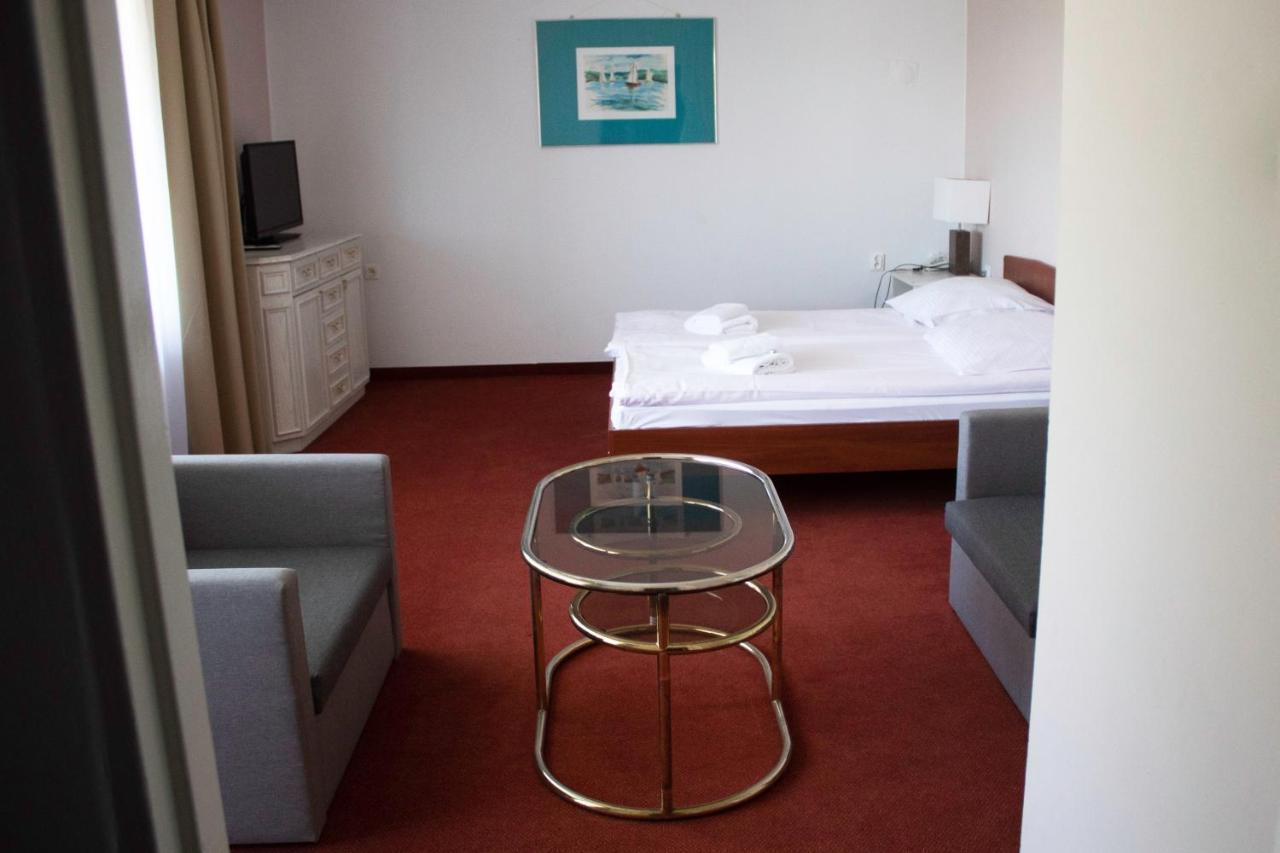 Elita Hotel & Restauracja Iwonicz-Zdrój Dış mekan fotoğraf
