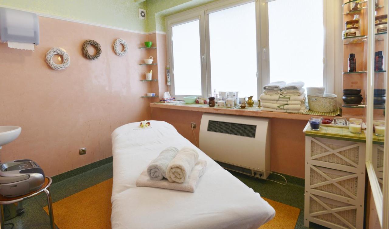 Elita Hotel & Restauracja Iwonicz-Zdrój Dış mekan fotoğraf
